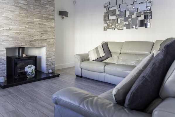Living Room / Lounge