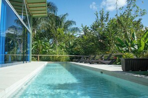 Stuning pool and sundeck