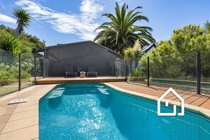 Swim/spa pool