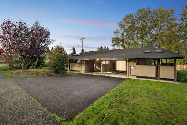 Grass, Architecture, Building, Outdoors, House