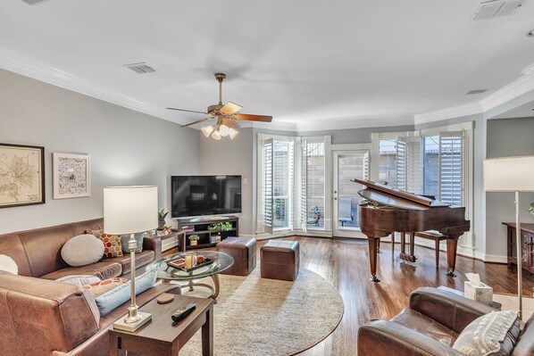 Furniture, Indoors, Living Room, Home Decor, Table