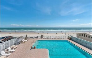 Private balcony facing the Ocean! 