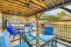 Covered Patio | Gas Grill | Outdoor Dining Set