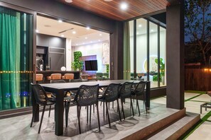 Outdoor dining