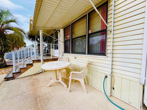 Outdoor dining