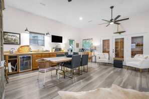 Bunk House/Studio: kitchenette | Dining table | Sitting area
