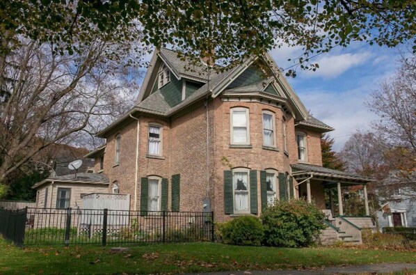 Liberty Park Manor