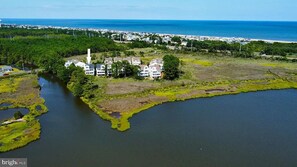 Direct access to Salt Pond and close to the beach