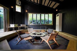 When you open the door, you'll be half outdoors and can feel the natural air.