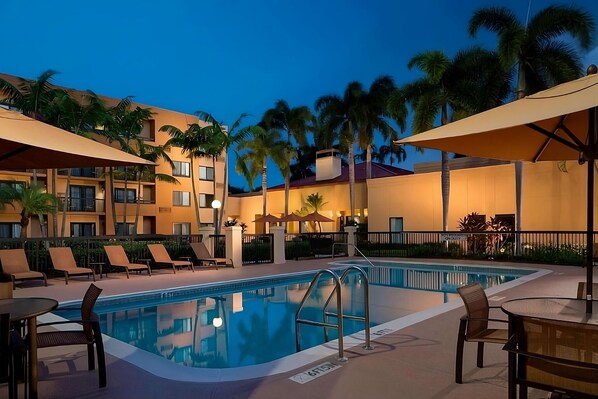 Outdoor Swimming pool