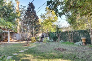 Fenced-In Yard | Wood-Burning Fire Pit | Dining Table w/ Benches
