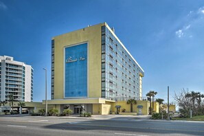 Oceanside Inn | Property Exterior | Single-Story Unit