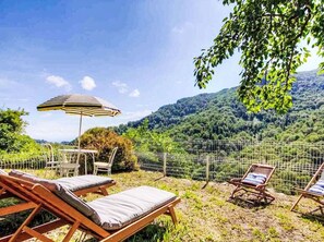 Sky, Cloud, Plant, Furniture, Plant Community, Botany, Nature, Natural Landscape, Shade, Outdoor Furniture