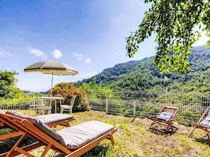 Sky, Cloud, Plant, Furniture, Plant Community, Botany, Nature, Natural Landscape, Shade, Outdoor Furniture