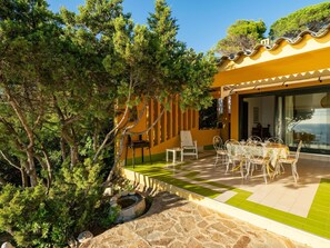 Building, Plant, Furniture, Sky, Chair, Tree, Landscape, Shade, Residential Area, Grass