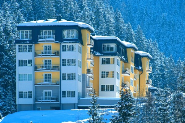 Außenseite Ferienhaus [Winter]