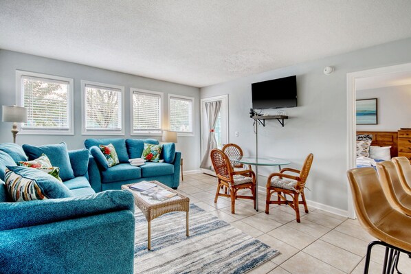 Living / Dining Area 