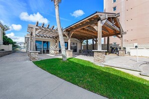 Massive pergola with tons of seating right outside the living room