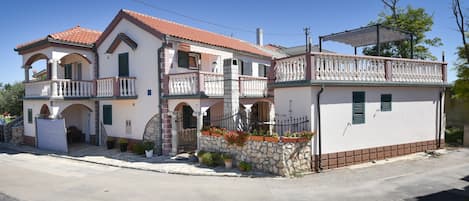 Façade de lâhĂ©bergement