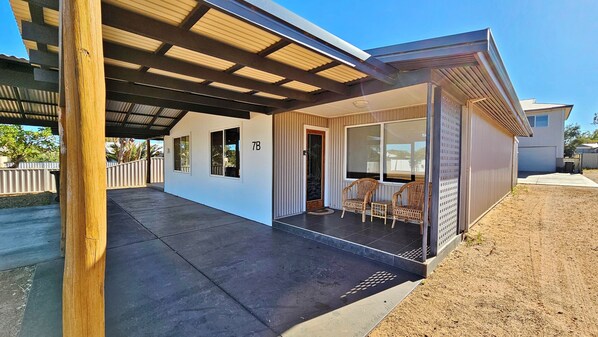 Holdiay Haven 7B - Kalbarri Accommodation Service - Front View