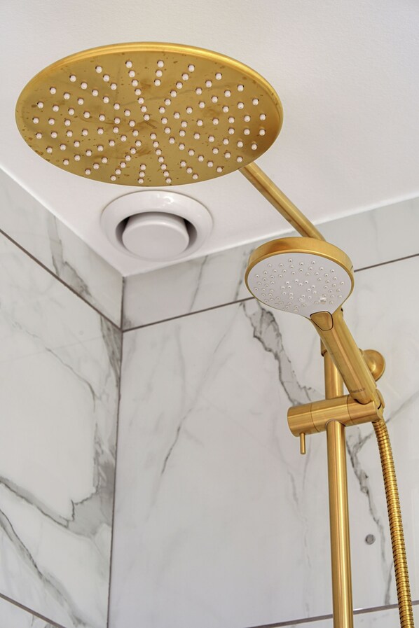 Hand-held showerhead