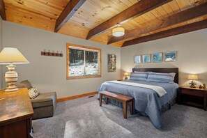 Bedroom w/King