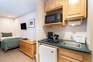 115 Kitchenette