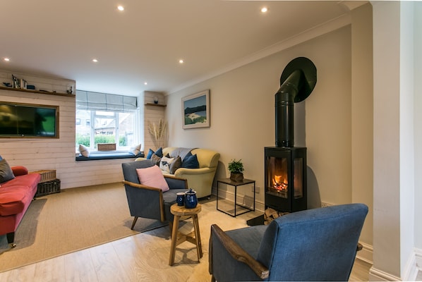 Living Room / Lounge