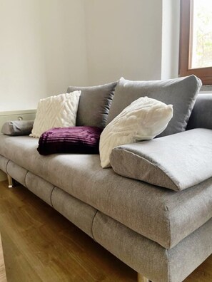 bequeme (Schlaf-) Couch