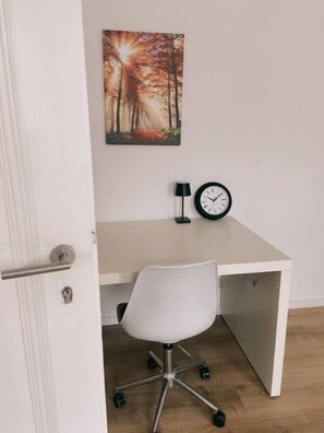Schreibtisch im Schlafzimmer