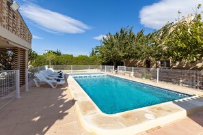 Accommodation with private pool in Alicante