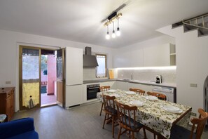 Autumn, Kitchen, Spring, Summer, Winter