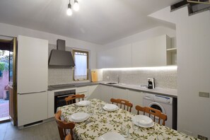Autumn, Kitchen, Spring, Summer, Winter