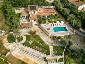 Activities, Amenities, Balcony / Terrace / Patio, Building Exterior, Facilities, Garden, Pool, Spring, Summer