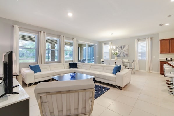 Flooring, Living Room, Indoors, Room, Building