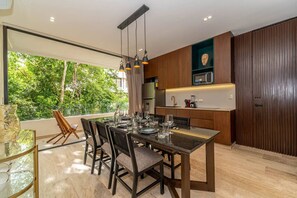 A spacious kitchen and dining area perfect for family meals and gatherings