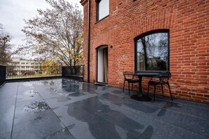 Balcony | Book Now with RENTUJEMY.COM