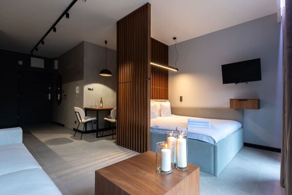 Queen Bed in the Bedroom Area | Book Now with RENTUJEMY.COM