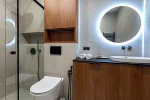 Bathroom | Book Now with RENTUJEMY.COM