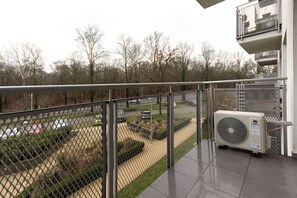 Balcony | Book Now with RENTUJEMY.COM