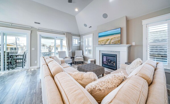 Living room area with fireplace