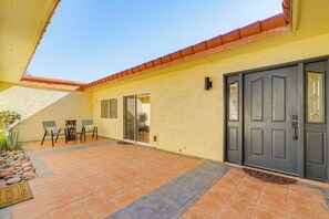 Private Courtyard | Single-Story Property