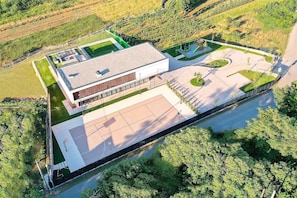 Sport court