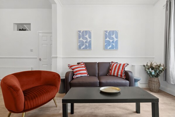 Living Room / Lounge
