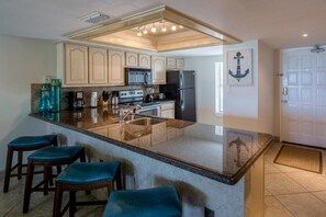 3406-Kitchen1.jpg