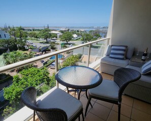 Water views to Spit, Sea World and Gold Coast Seaway