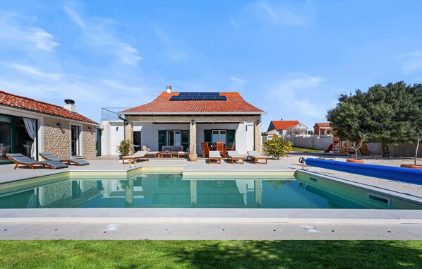 pool