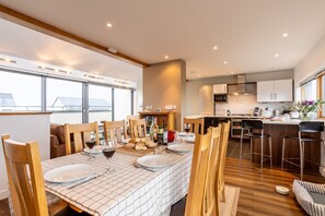 Sea Sway Kitchen