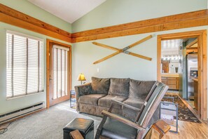 Living Room | Main Level | Smart TV | Queen Sleeper Sofa