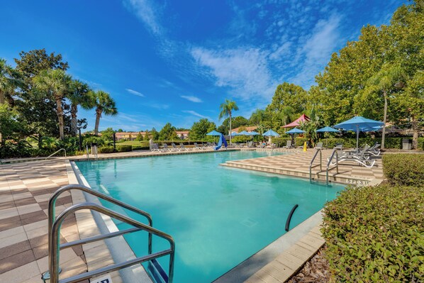 Kissimmee Vacation Rental | 2BR | 2.5BA | 1 Step to Enter | 1,161 Sq Ft